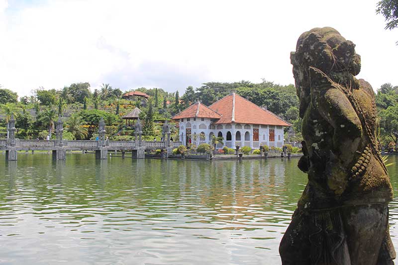 taman ujung karangasem bali